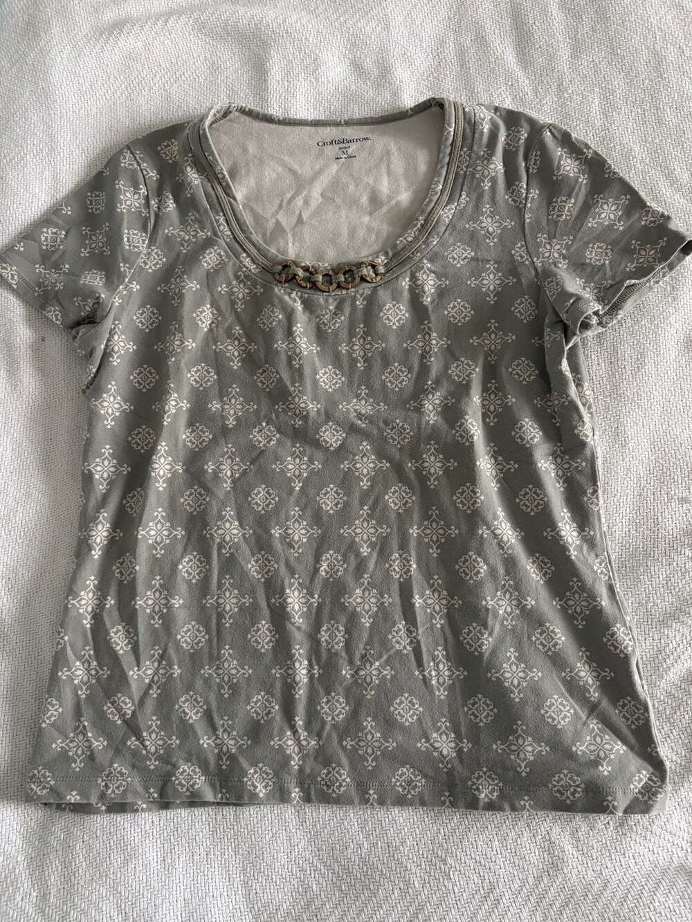 Croft & Barrow Women's Green Geometric Print Stretch Short Sleeve Top with Decor